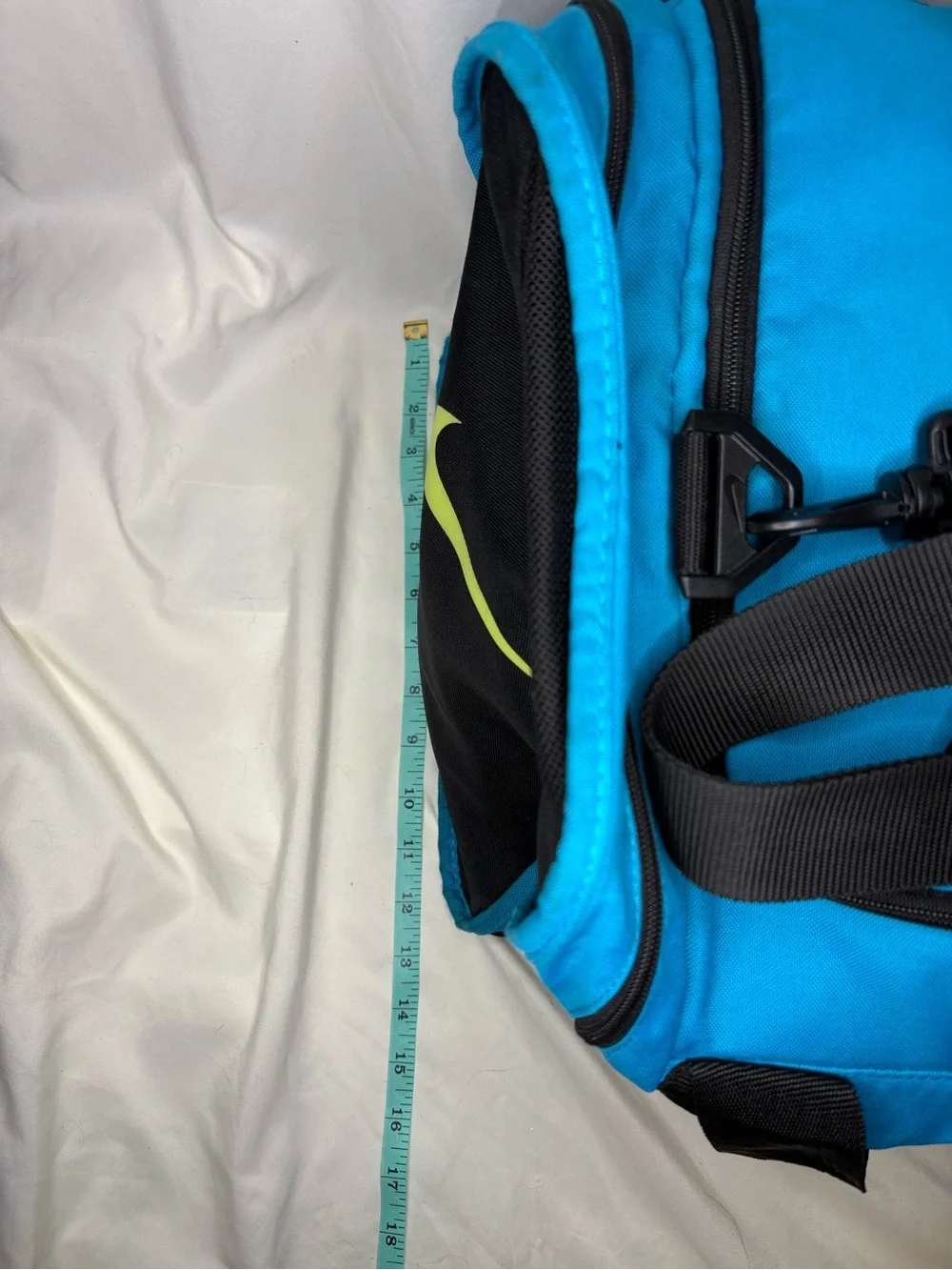 Nike Men’s Blue & Neon Yellow Duffel Bag With Side Pockets and Shoulder Strap